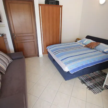 Hundefreundliches Studio-apartment Nur 80 Meter Zum Mit Pool * Crikvenica