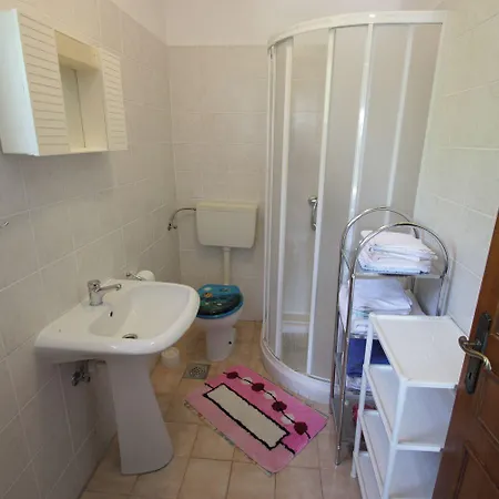Hundefreundliches Studio-apartment Nur 80 Meter Zum Mit Pool Apartamento Crikvenica
