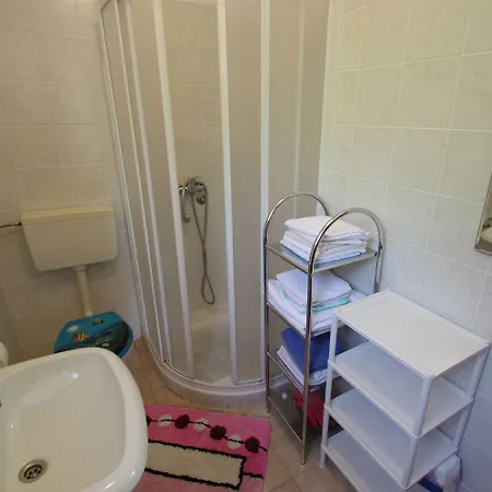 Hundefreundliches Studio-apartment Nur 80 Meter Zum Mit Pool Apartamento Crikvenica