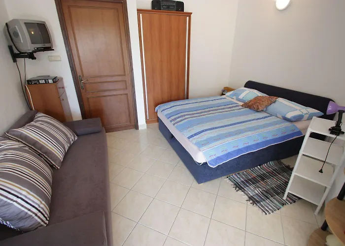 Hundefreundliches Studio-apartment Nur 80 Meter Zum Mit Pool * Crikvenica
