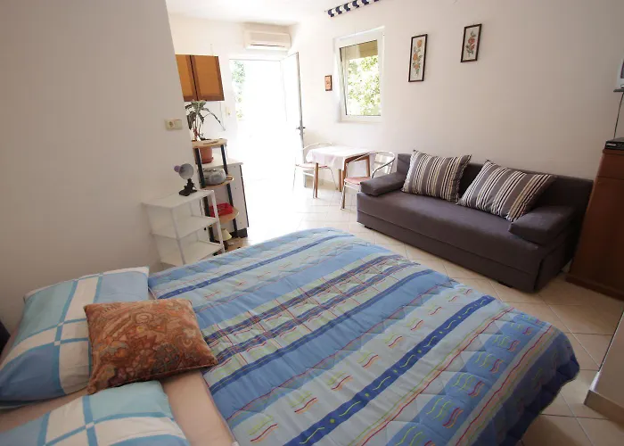 Hundefreundliches Studio-apartment Nur 80 Meter Zum Mit Pool Lejlighed Crikvenica