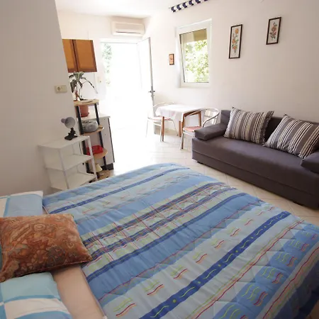 Hundefreundliches Studio-apartment Nur 80 Meter Zum Mit Pool Lejlighed Crikvenica